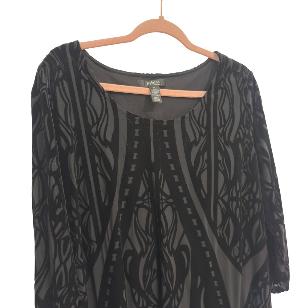 Style & Co.  Dressy Tunic Top Black Burnout Velvet Abstract Sharkbite Hem 2X
